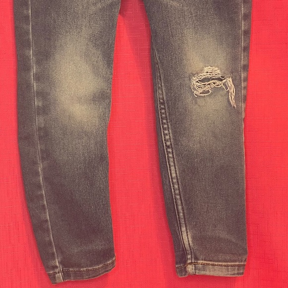 CAT & JACK DISTRESSED SKINNY JEANS SIZE 3T - Picture 3 of 7